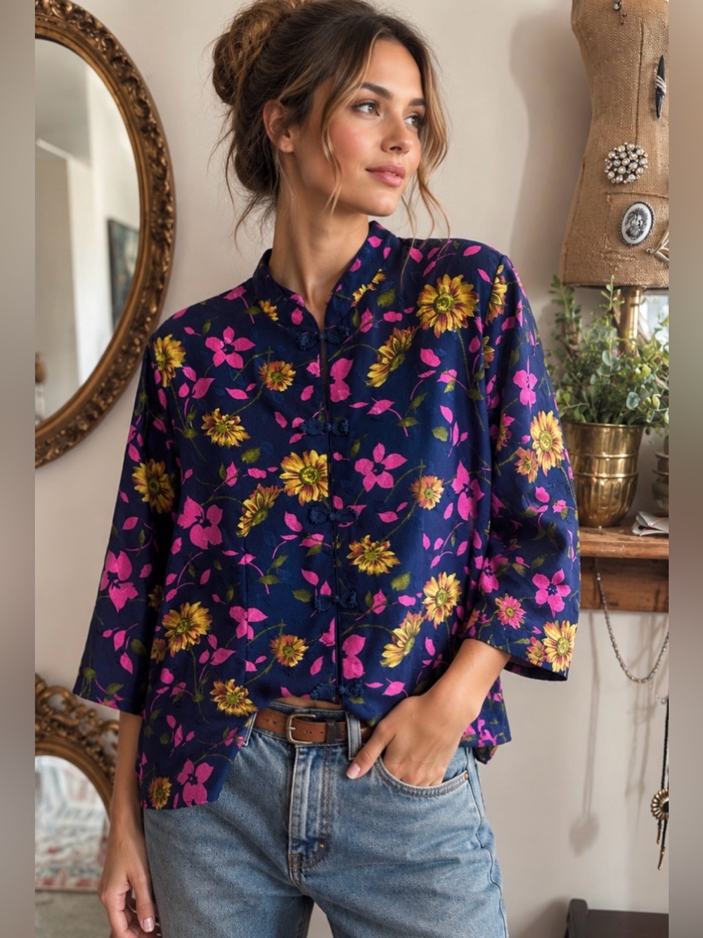 Vintage WT Wang Tai Floral Blouse/Jacket. Size Large